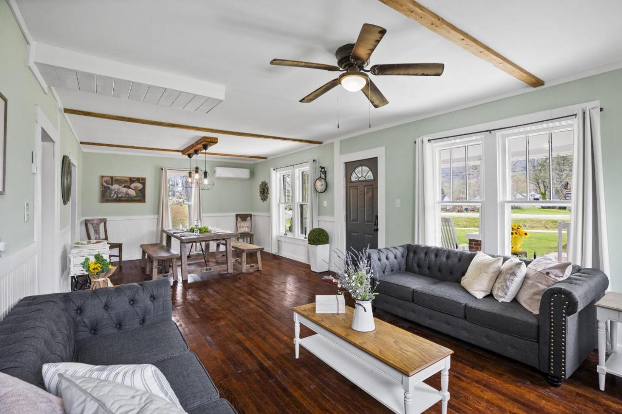 Charming 4 Bedroom Farmhouse With Large Backyard For Entertaining Mountain City Exterior foto